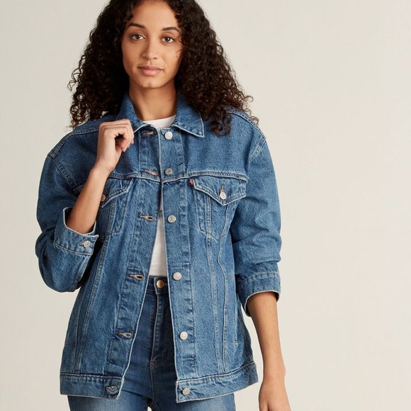 levi's baggy trucker